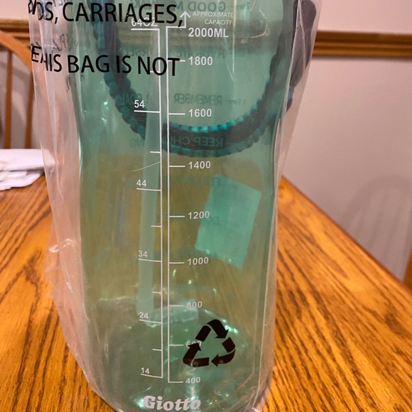 NEW Half Gallon/64 oz Water Jug - Picture 3 of 9